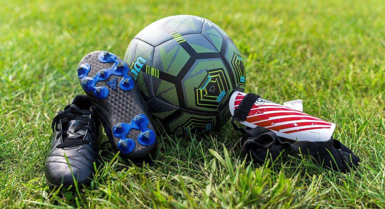 soccer, gear, ball-5585294.jpg